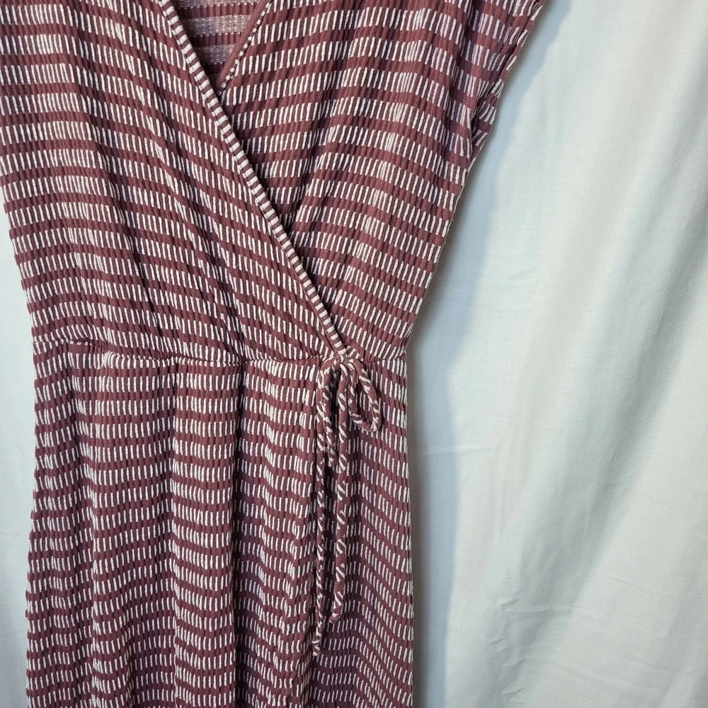 Caution to the Wind Mauve Dash Stripe Faux Wrap Midi Dress Women Medium J8593-GT - Picture 2 of 6